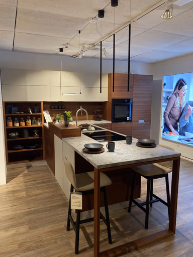 Massivholz-Küche Walden in Robinie